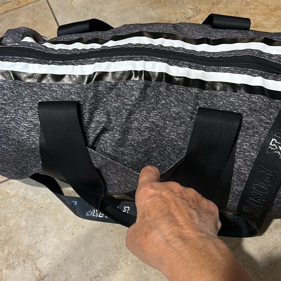 Pink travel / bag Logo in front size 20x10x12 - Picture 7 of 10